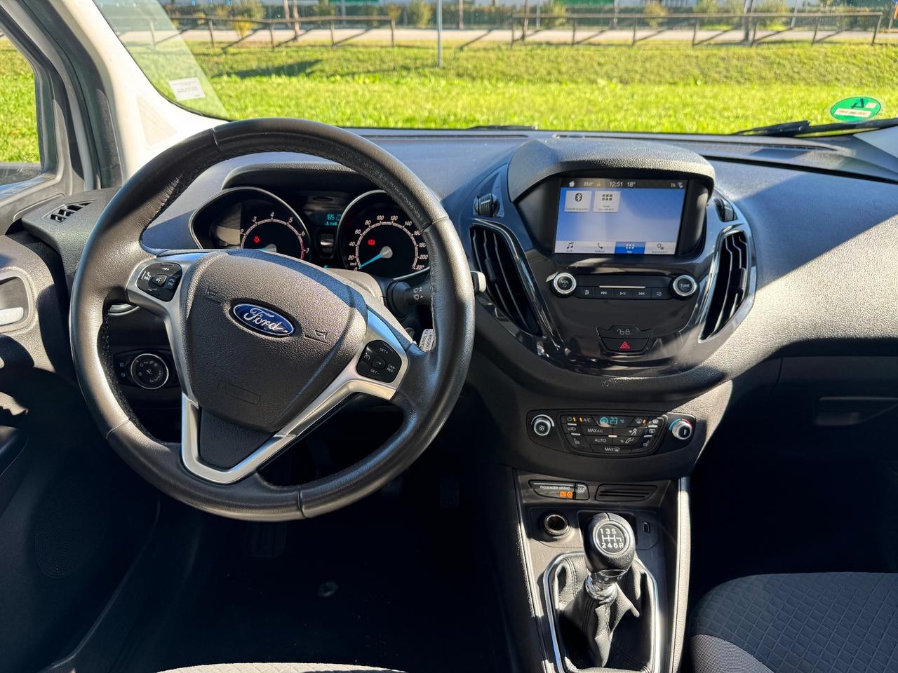 Ford Tourneo Courier 1.0 EcoBoost