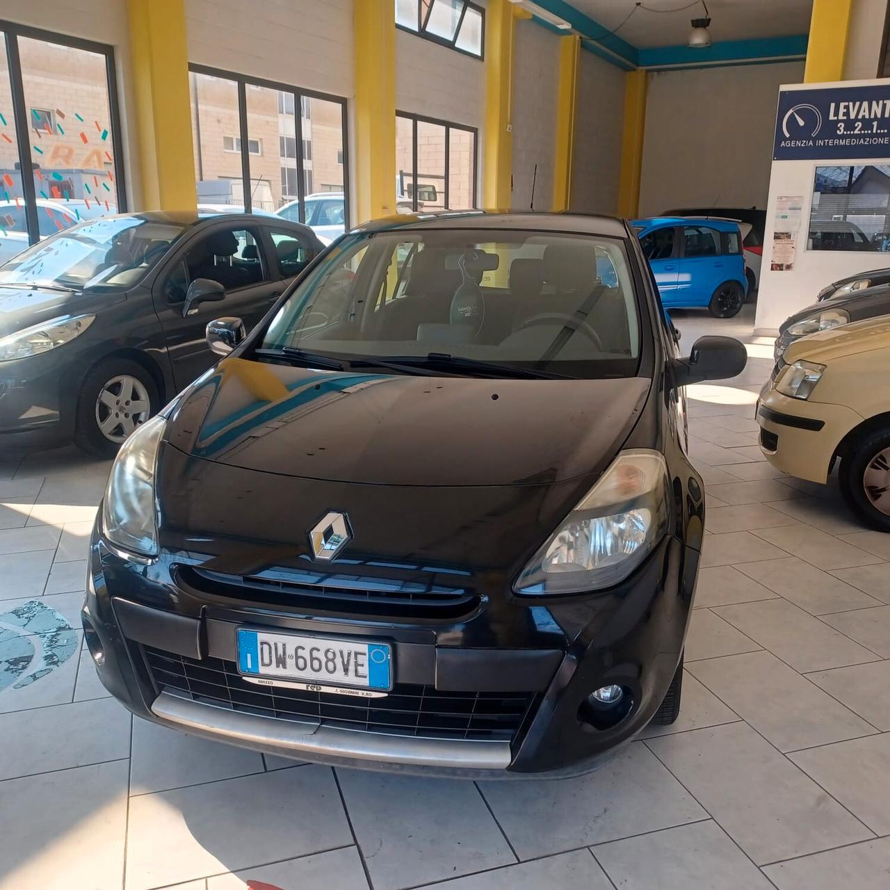 128.548KM CLIO 1.2 PERFETTA OK NEOPATENTATI