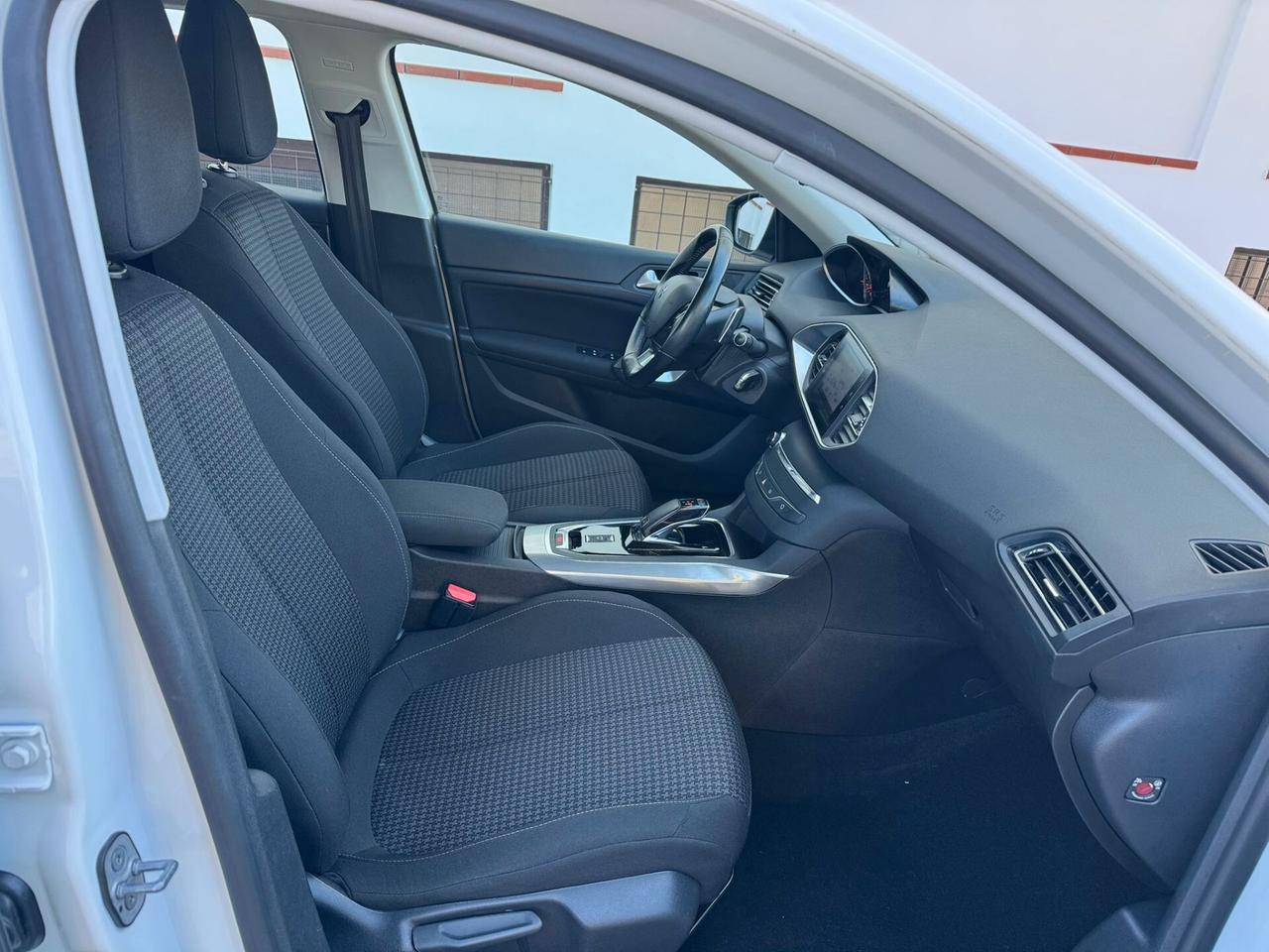 Peugeot 308 HDi AZIENDALE Cambio Automatico