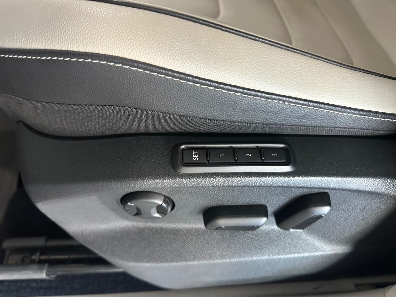 Volkswagen Tiguan 2.0 TDI 200 CV SCR DSG 4MOTION Elegance