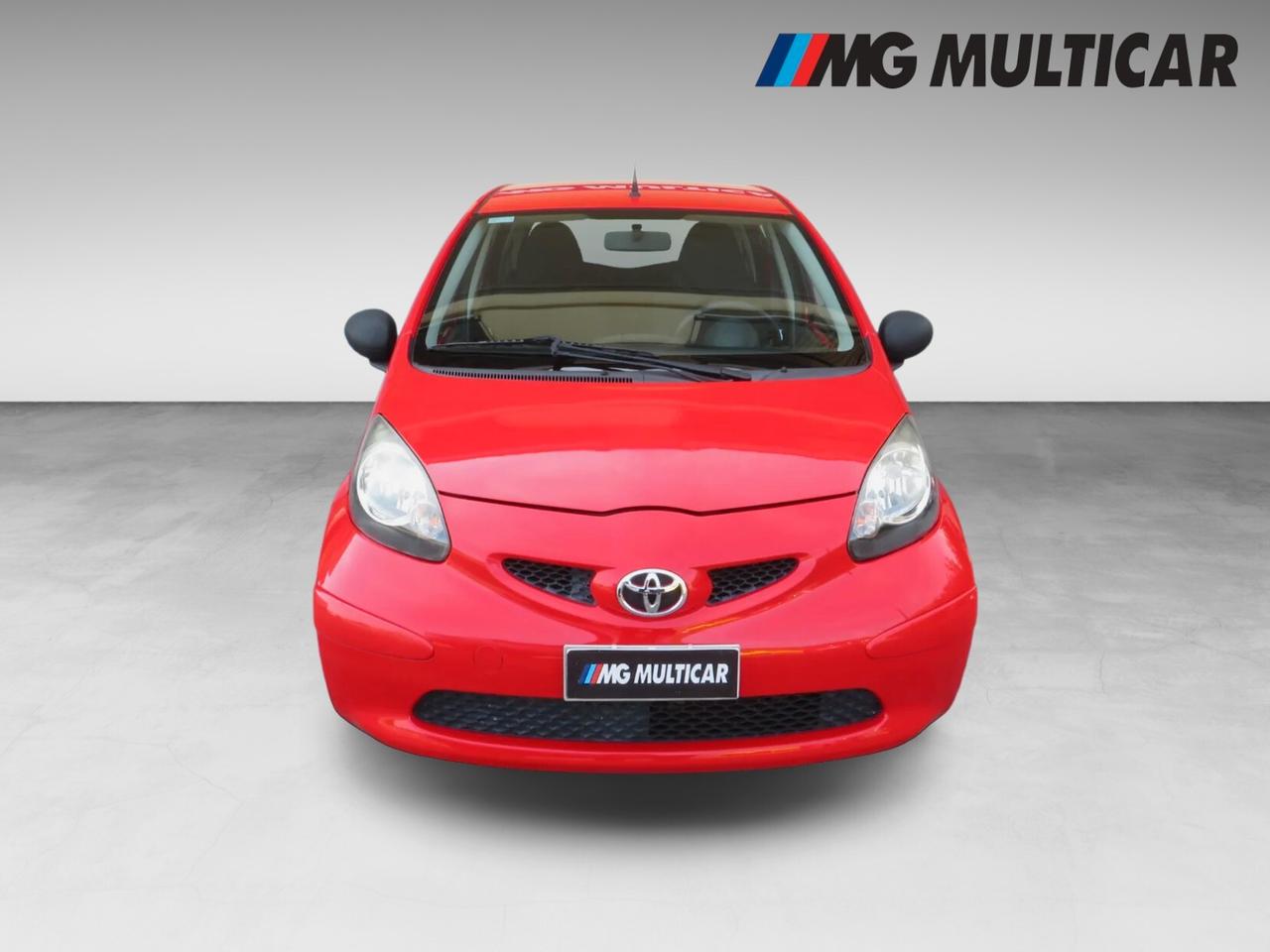 Toyota Aygo 5p 1.0 Now. km 106.000. frizione e gomme nuove.