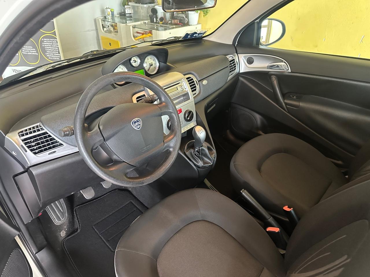 Lancia Ypsilon 1.3diesel per neopatentati