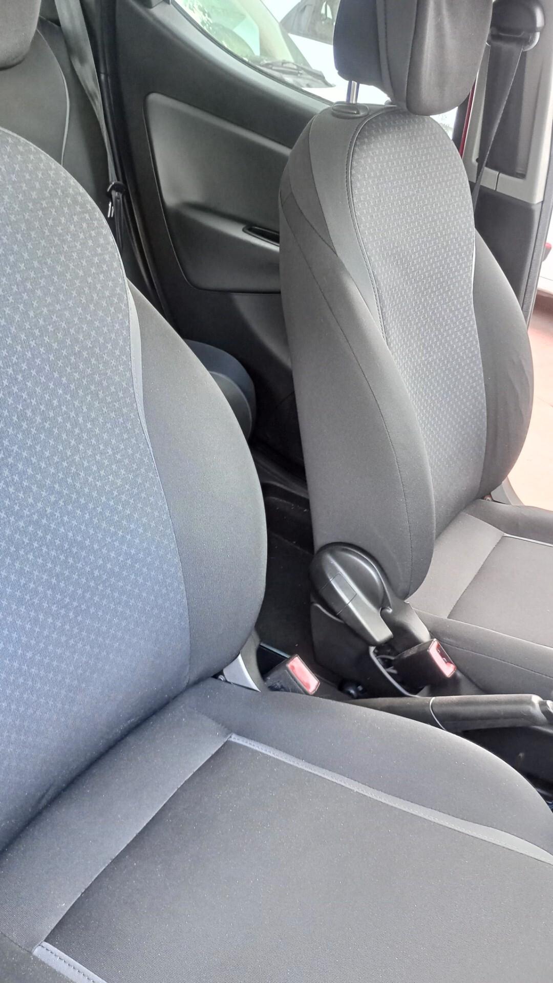 Lancia Ypsilon 1.2 69 CV 5 porte GPL Ecochic Silver