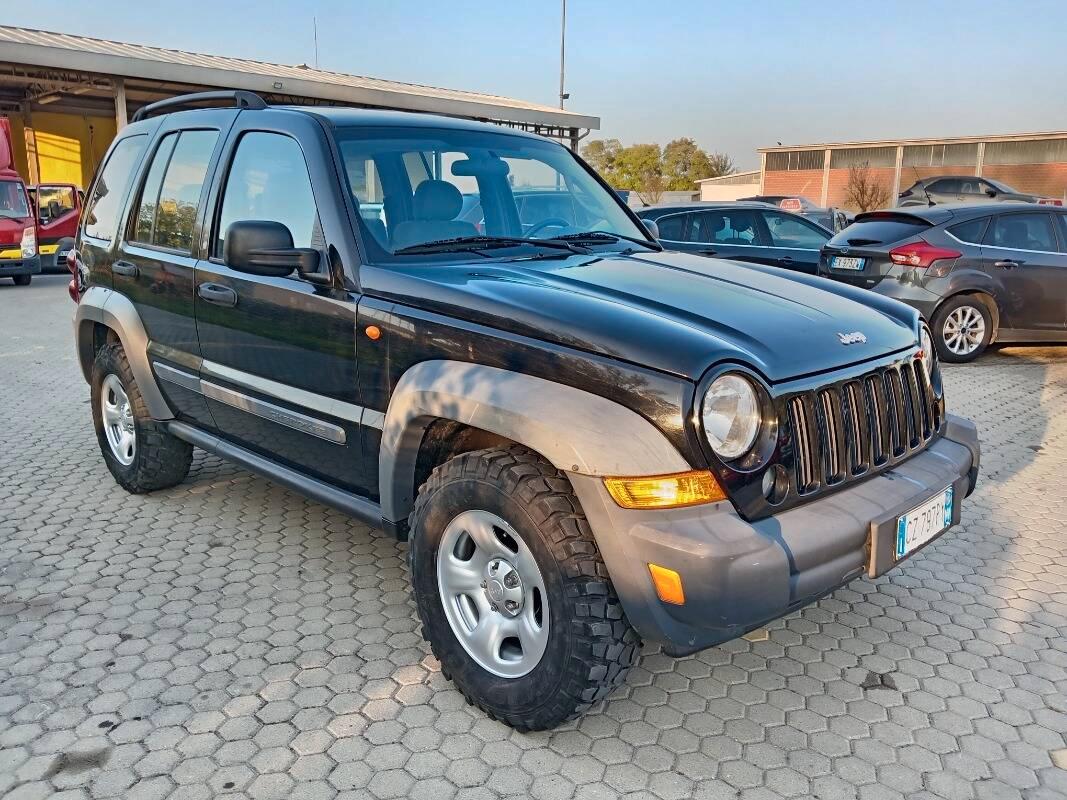 Jeep Cherokee 2.8 crd Sport 65th FL