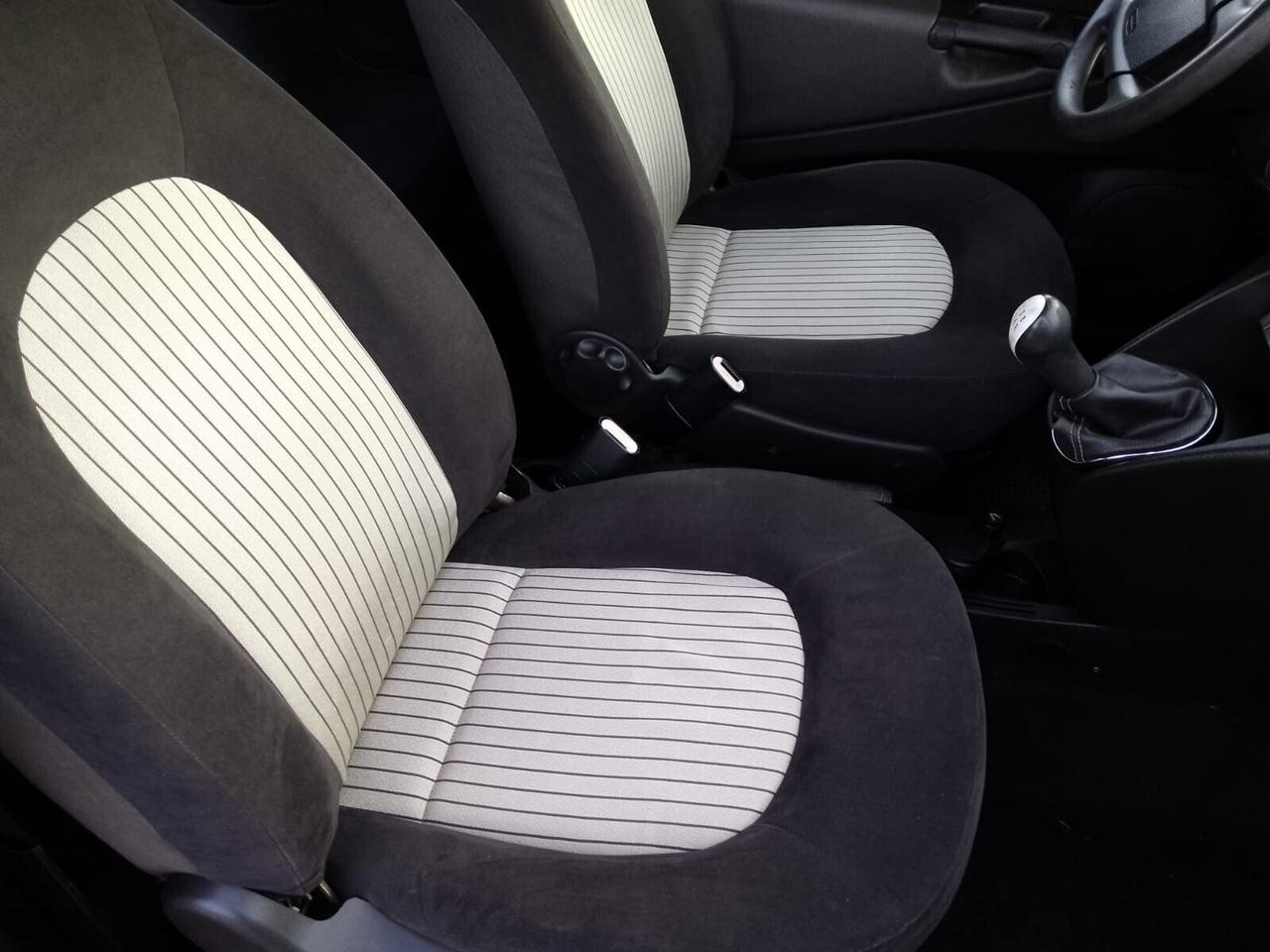 Lancia Ypsilon 1.3 MJT 75 CV Oro