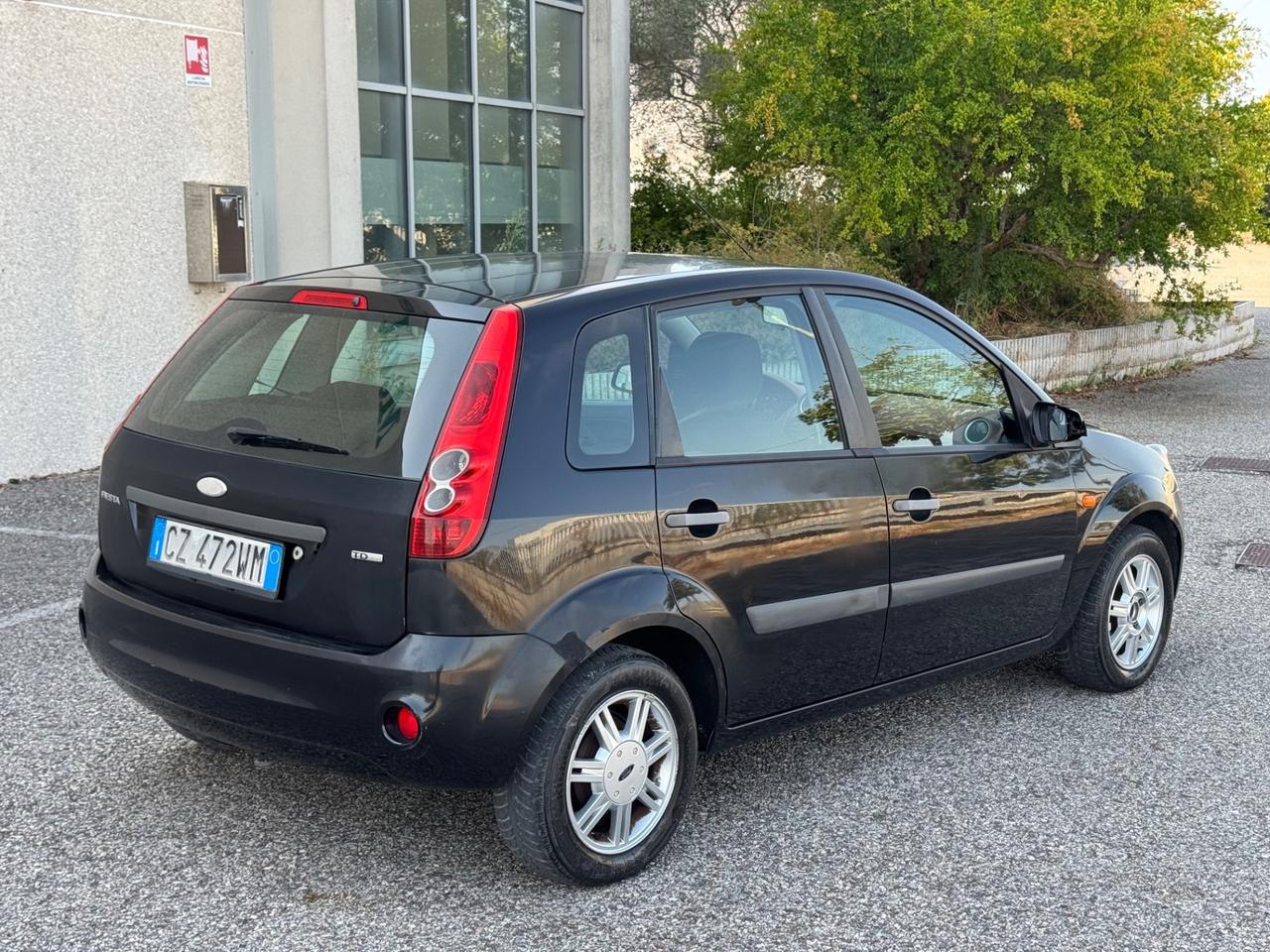 Ford Fiesta 1.4 TDCi 5p. Ghia