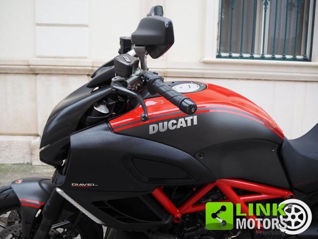 DUCATI Diavel Red Carbon
