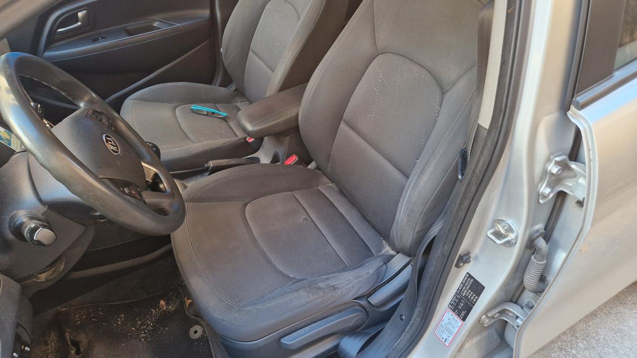 Kia Rio 1.1 CRDi WGT 5p. LX