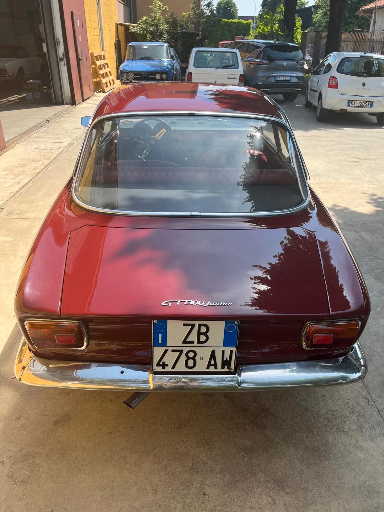 Alfa Romeo GT Alfa Romeo GT 1300 Junior Scalino