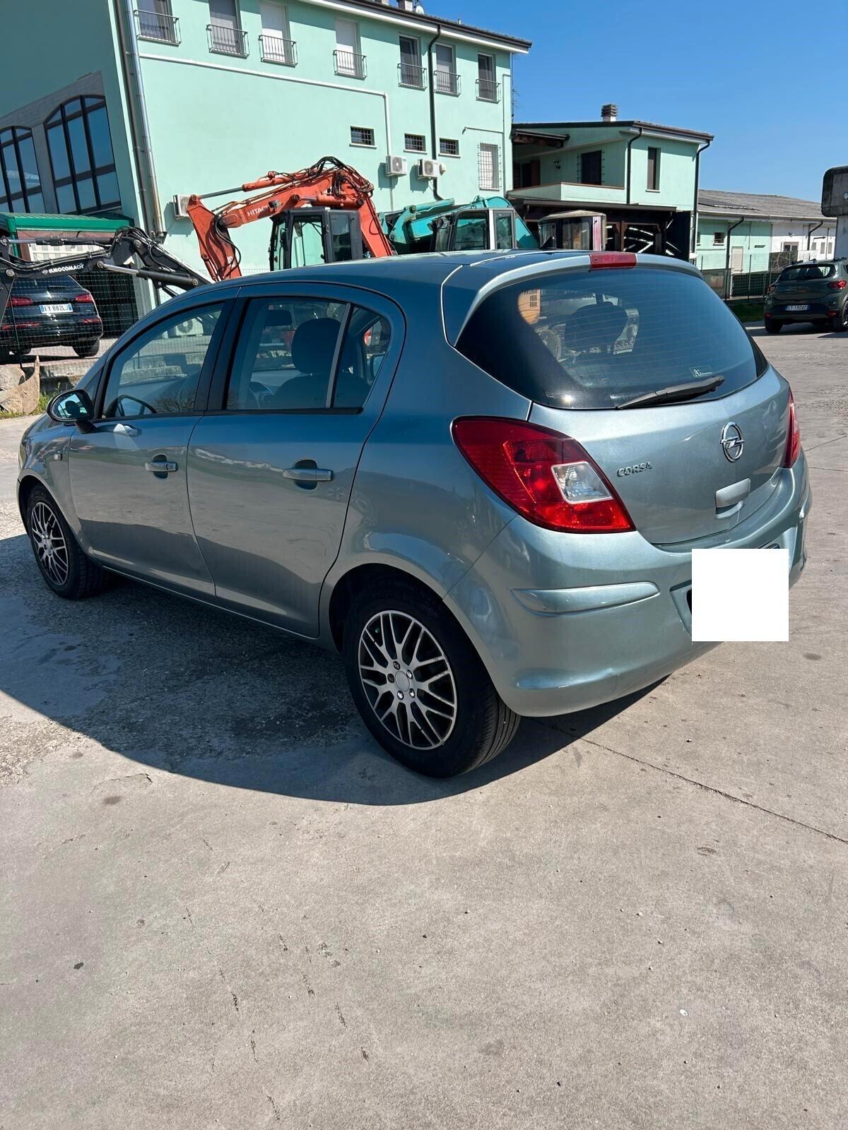 Opel Corsa 1.2 benzina 5 porte Sport Automatica ok neo patentati