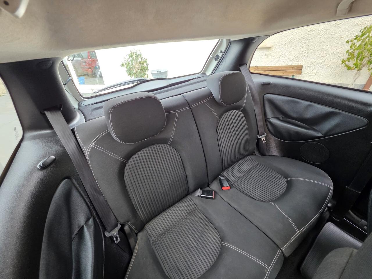 Lancia Ypsilon 1.3 MJT 105 CV Sport MomoDesign