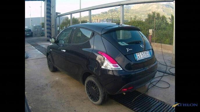 Lancia Ypsilon 1.0 FireFly 5 porte S&S Hybrid Alberta Ferretti