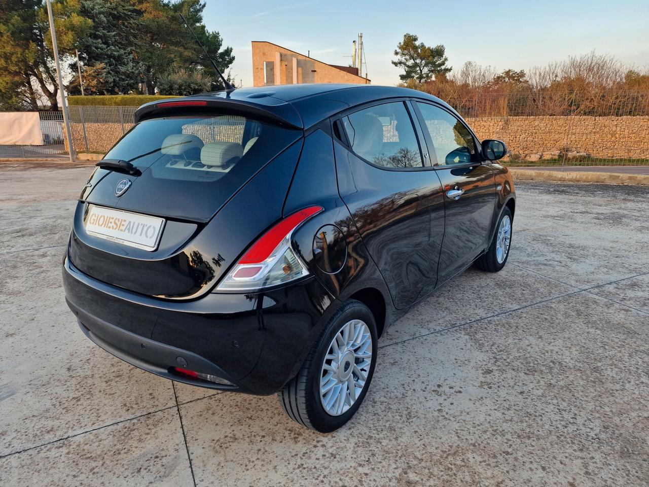 Lancia Ypsilon 1.2 69 CV 5 porte Platinum