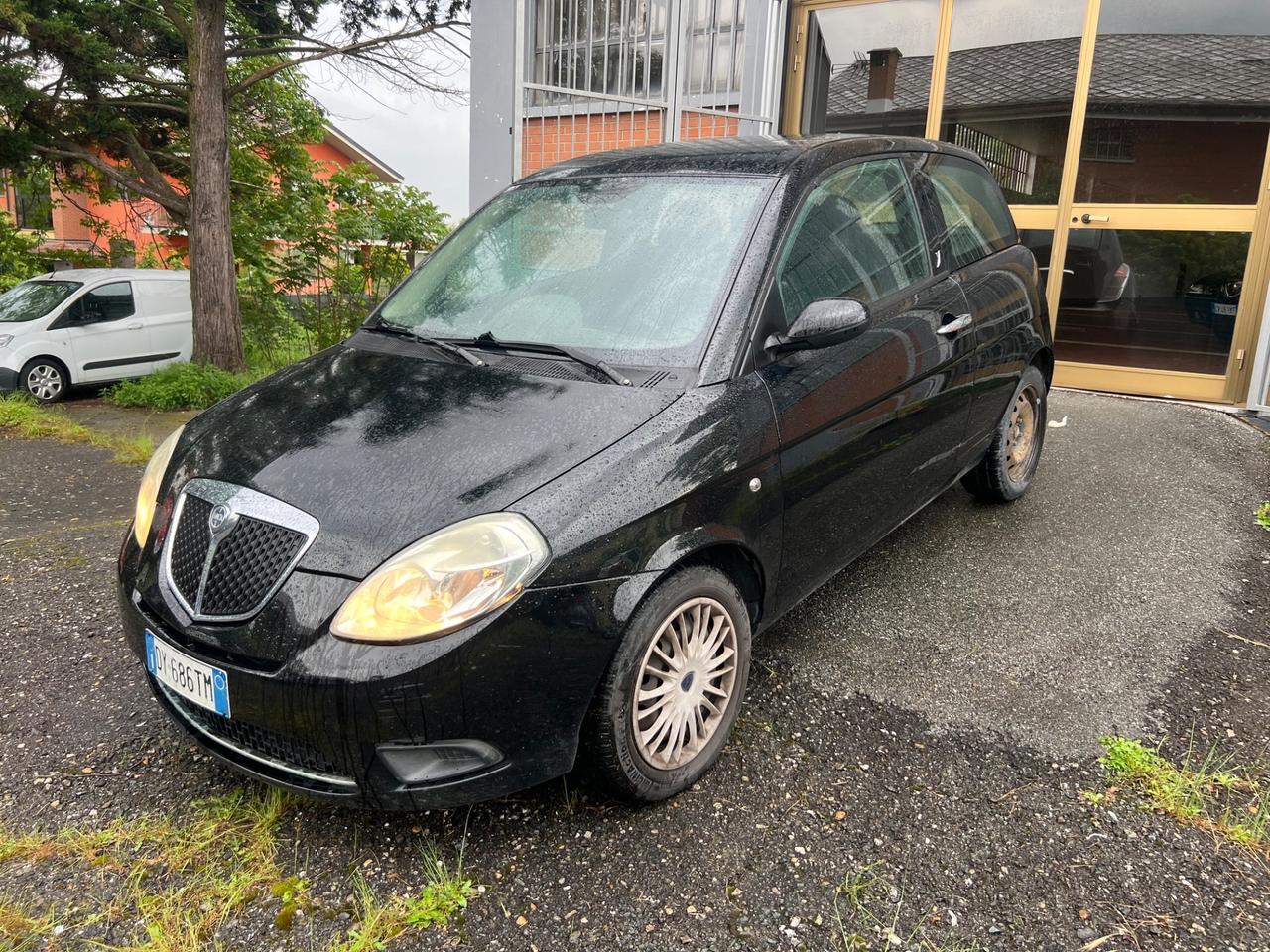 Lancia Ypsilon 1.3 MJT 75 CV Platino
