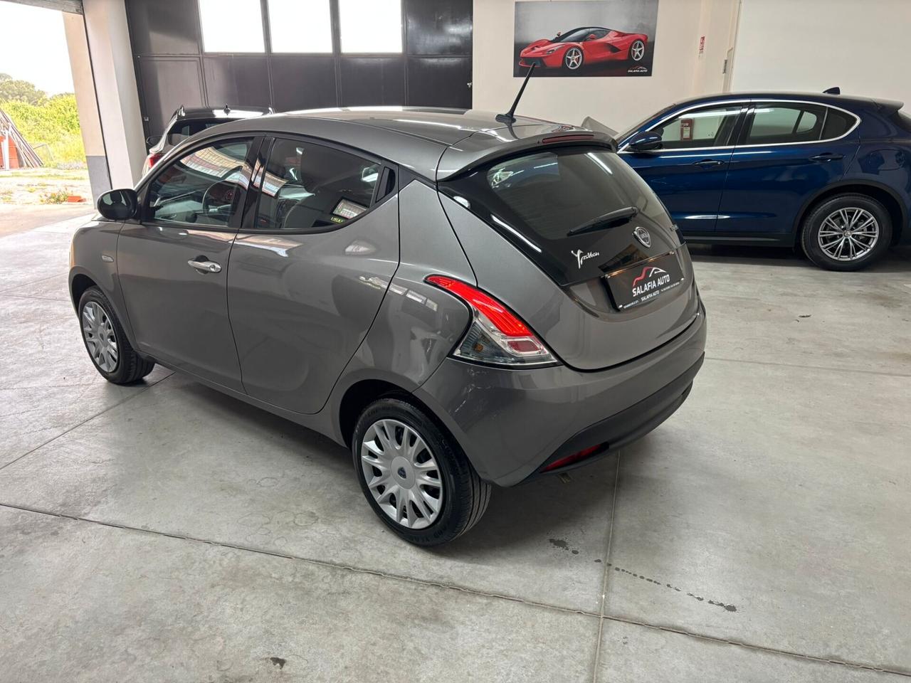 Lancia Ypsilon 1.0 FireFly 5 porte S&S Hybrid Silver Plus