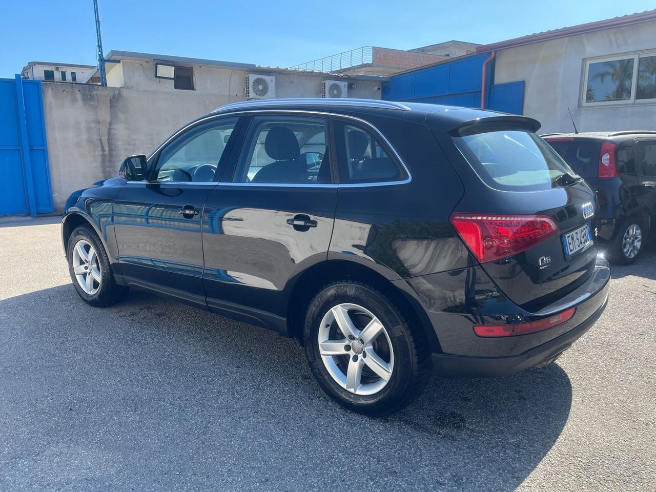 Audi Q5-2.0 tdi/170 cv-s.tronic-4X4-2012