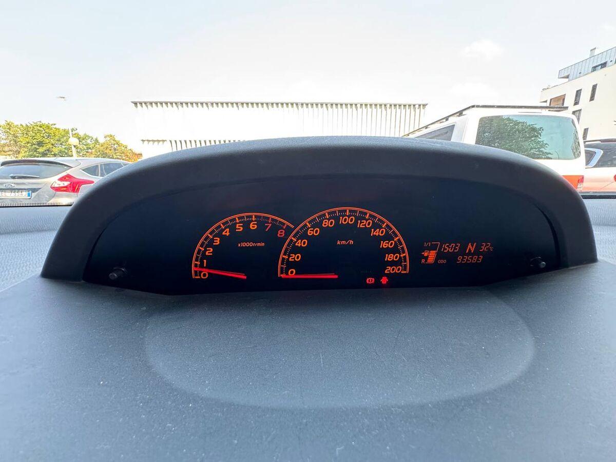 Toyota Yaris 1.3 dual Sol 5p m-mt