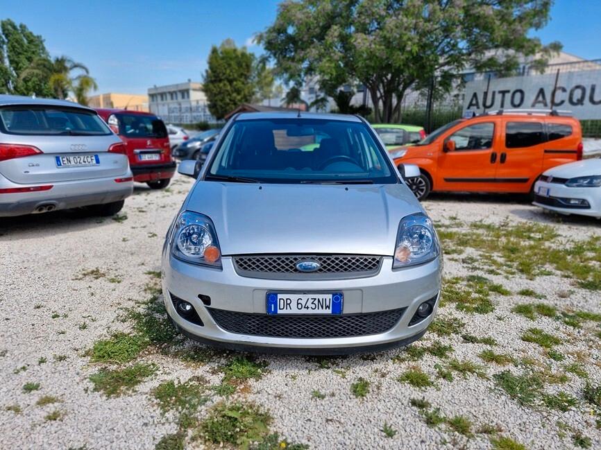 Ford Fiesta 1.2 16V 5p. Ghia