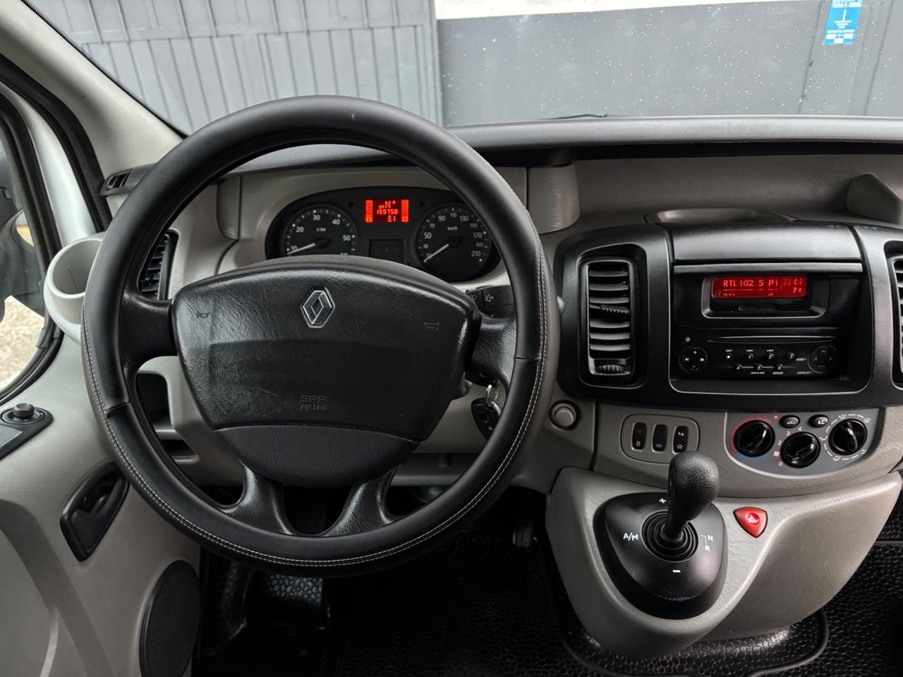 Renault Trafic 2.0 dci.Cambio automatico. Garanzia