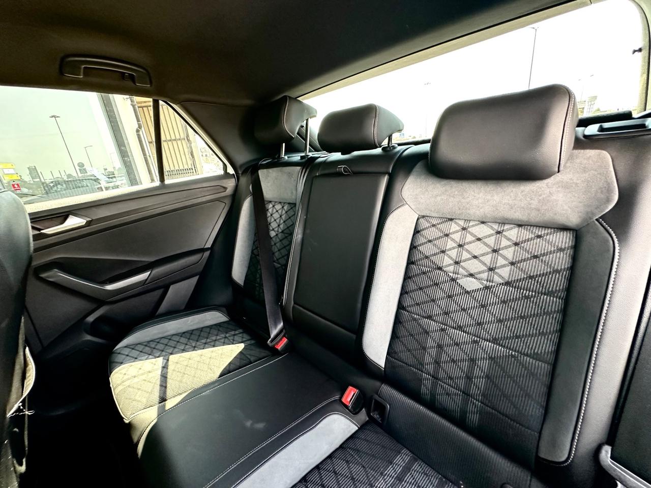 Volkswagen T-Roc 2.0 TDI SCR 150 CV DSG R-Line *NO VINCOLI*