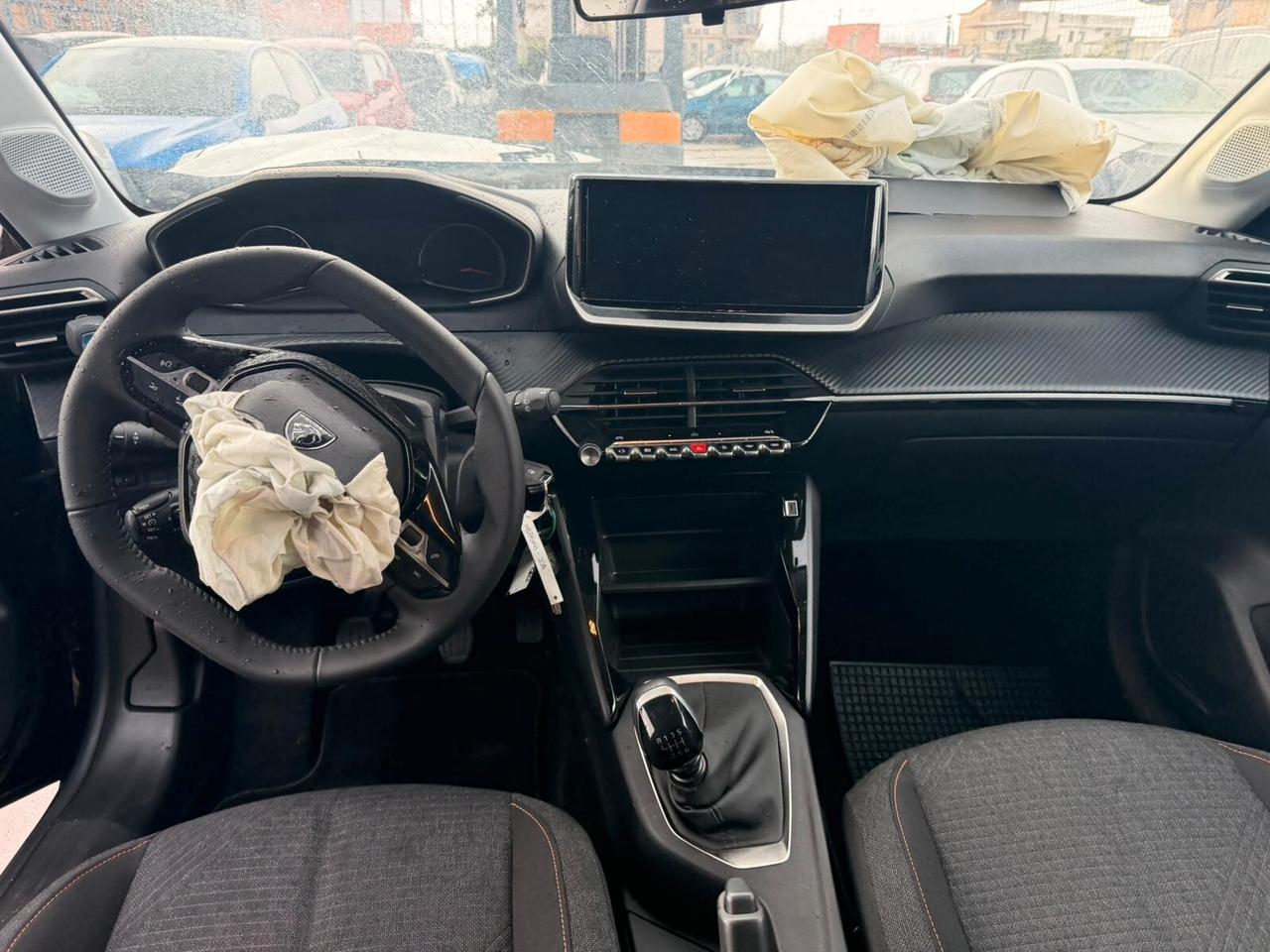 Peugeot 208 1,2 sinistrato - 2025