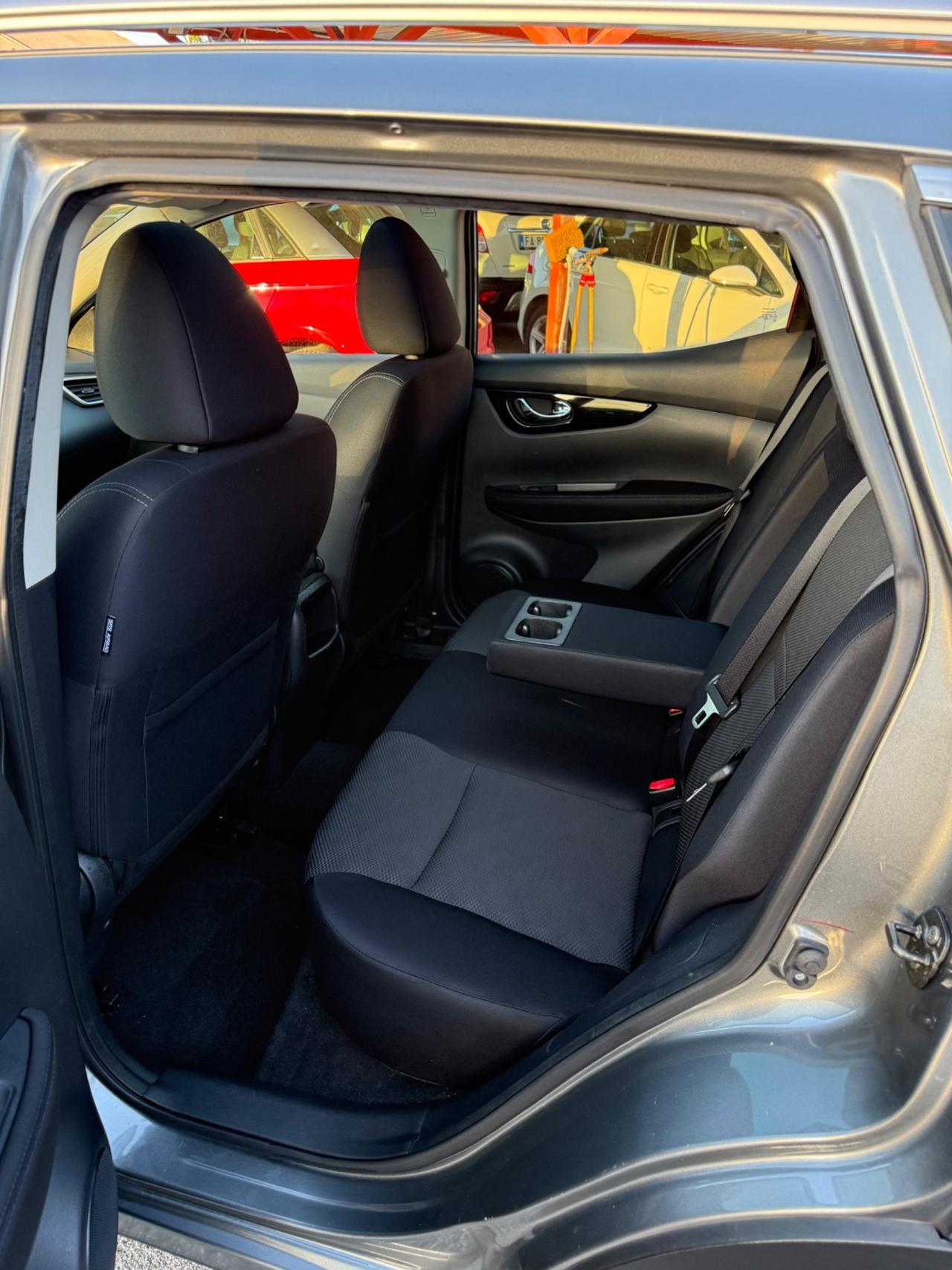 Qashqai 1.5 dCi Tekna-unipro( 58 mila km )-rate-garanzia