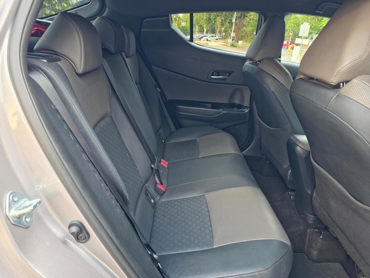 Toyota C-HR 2.0 Hybrid E-CVT Lounge CV-152 E6 Automatico 2021