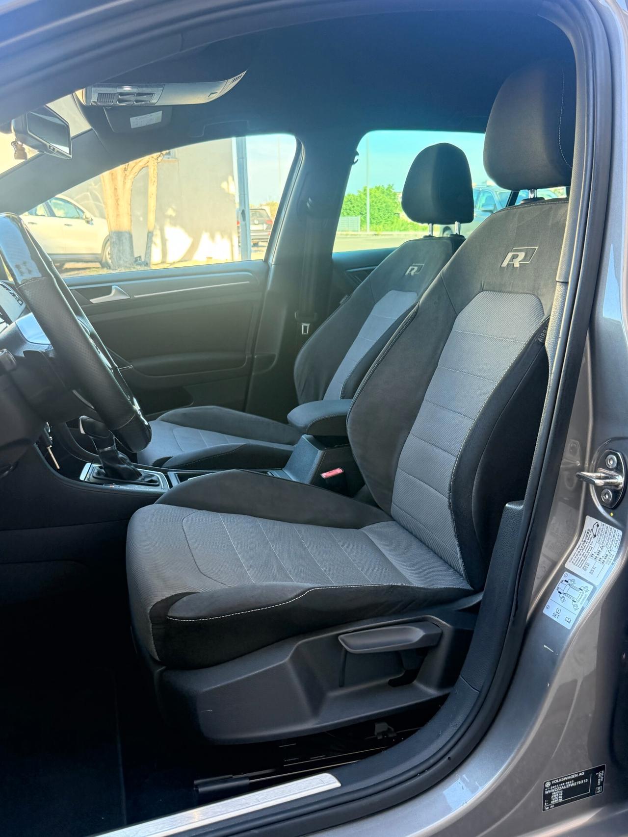 Volkswagen Golf 5p 1.6 tdi Highline 110cv dsg. R-LINE ,APPLE CARPLAY,ANDROID AUTO,BLUETOOTH,NAVI,FARI LED