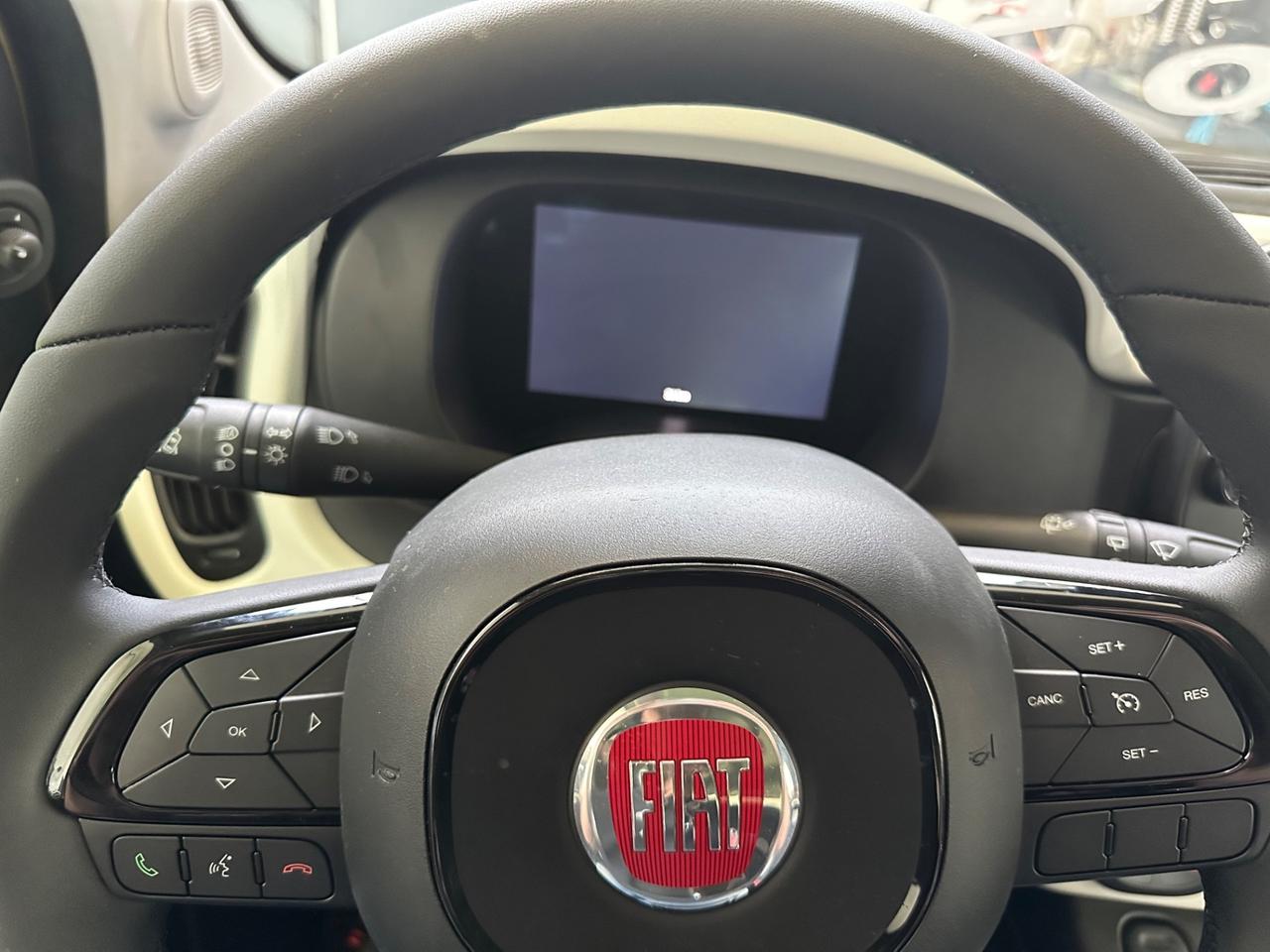 Fiat Panda 1.0 Hybrid 70CV Pandina CROSS KM ZERO 2025