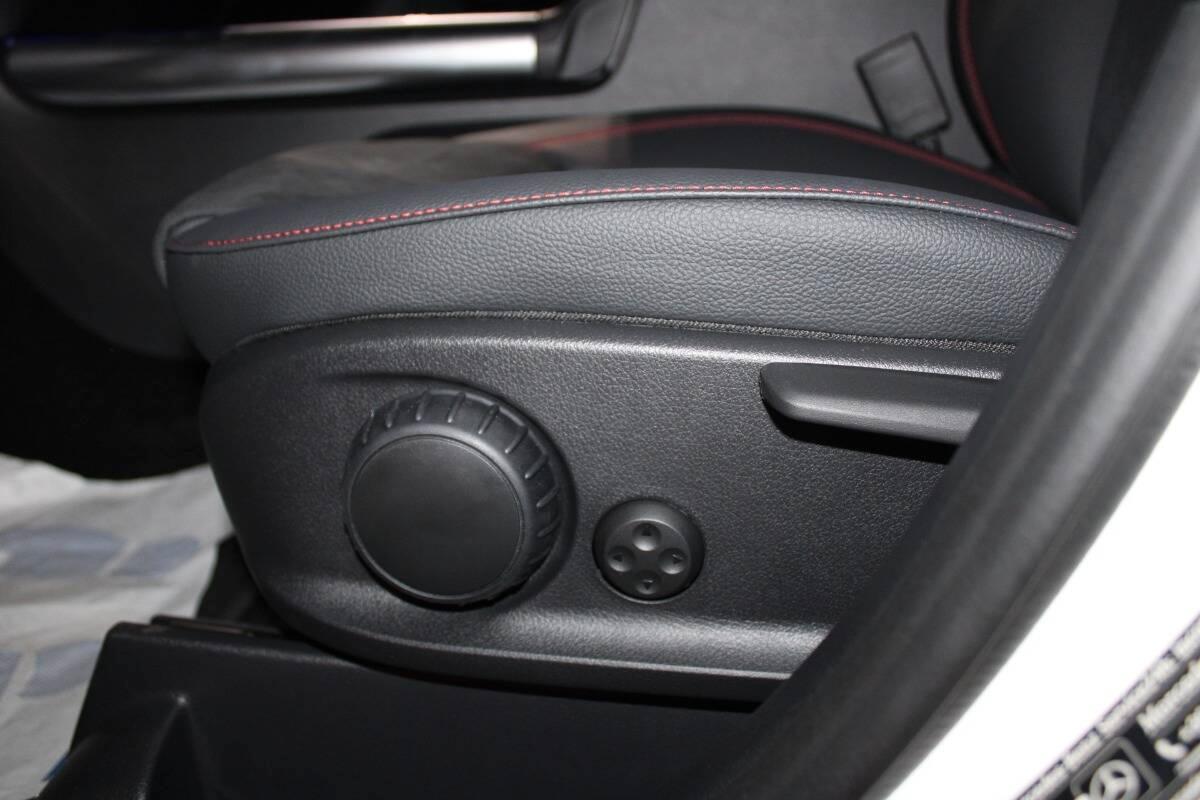 Mercedes Classe GLA 200 d AMG Line Premium auto Con TELECAMERA