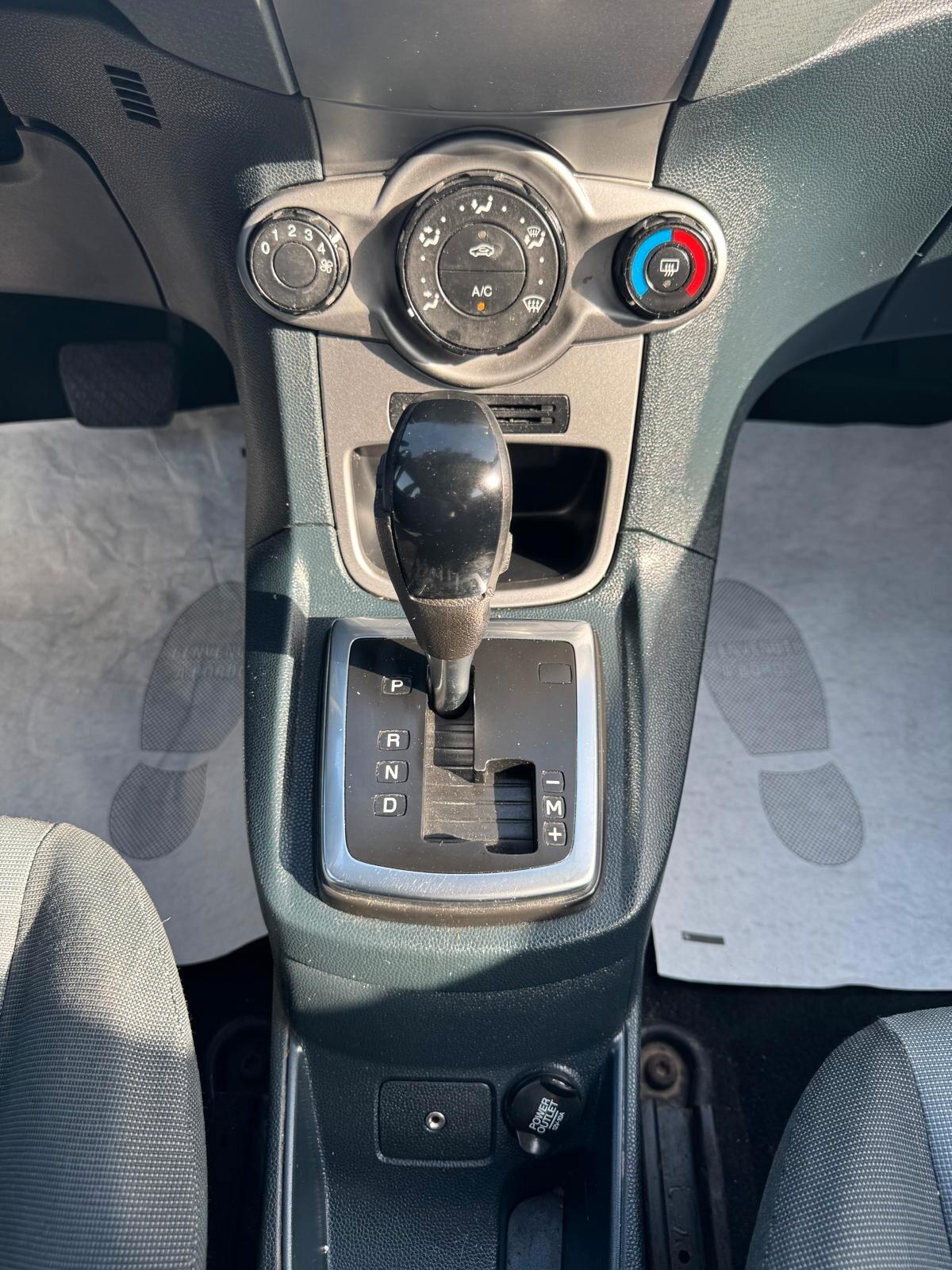 Ford Fiesta 1.4 BENZ 97CV AUTOMATICA 5P 2010