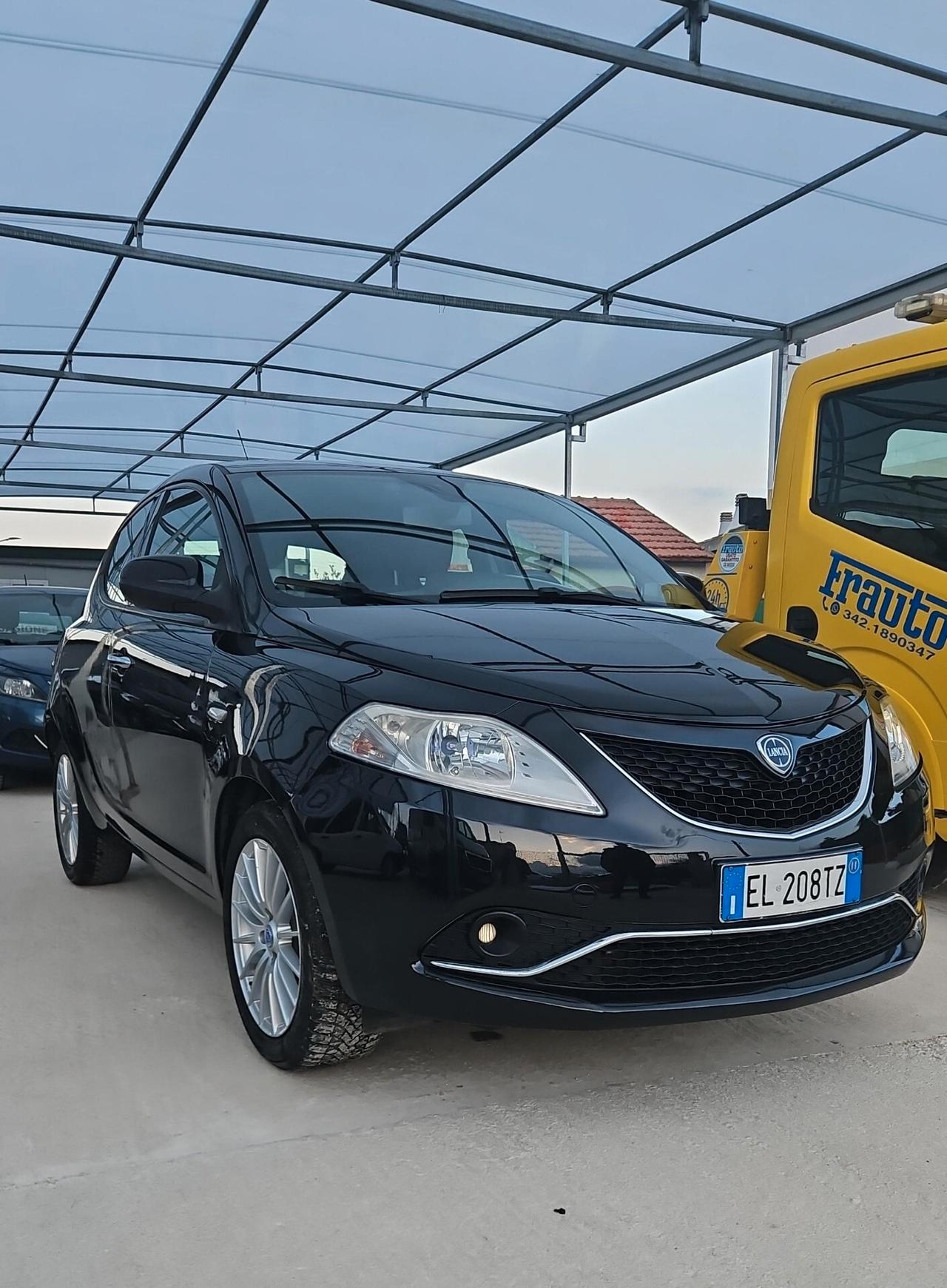 Lancia Ypsilon 1.2 69 CV 5 porte S&S Platinum