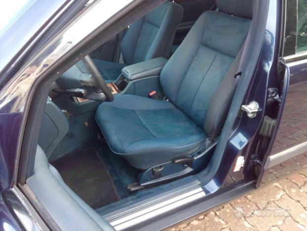 MERCEDES-BENZ E 250 turbodiesel cat Elegance