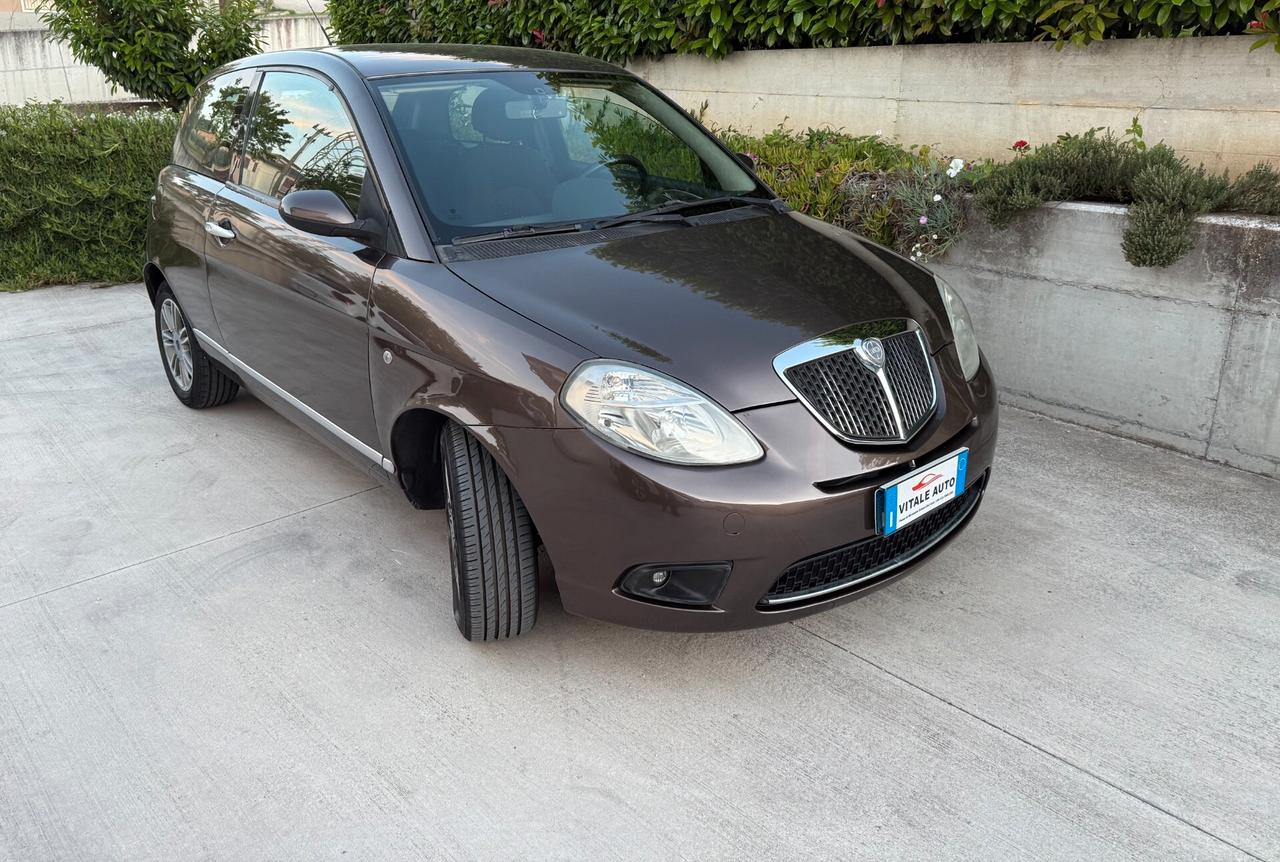 Lancia Ypsilon 1.3 MJT 75 cv New Oro Plus