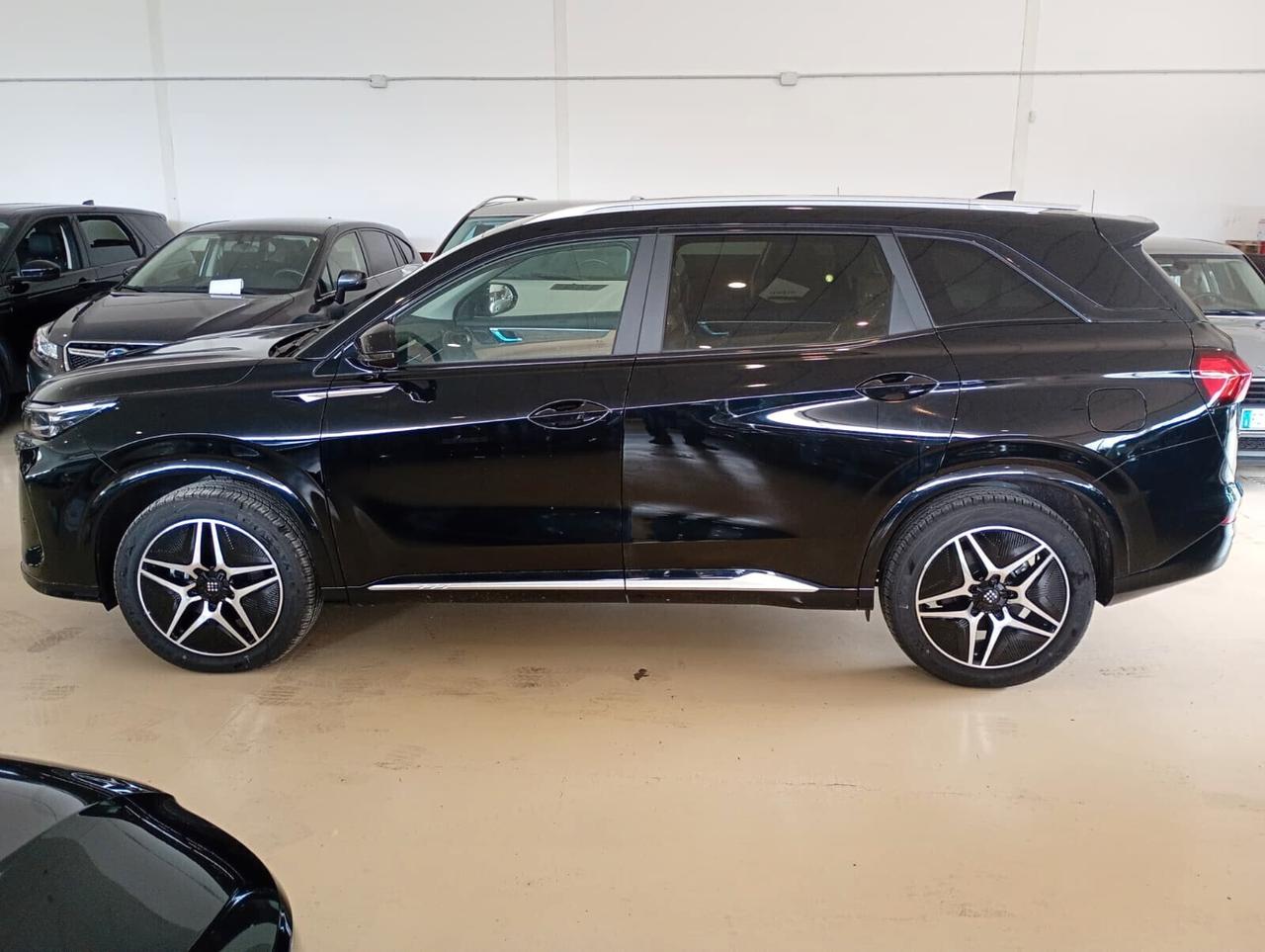 DFSK E5 1.5 PHEV LUXURY