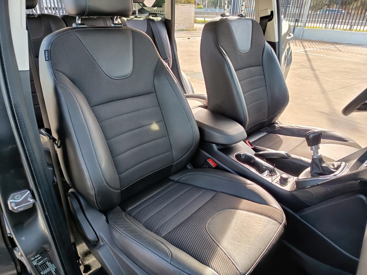 Ford Kuga 2.0 TDCI 120 CV S&S 2WD Titanium