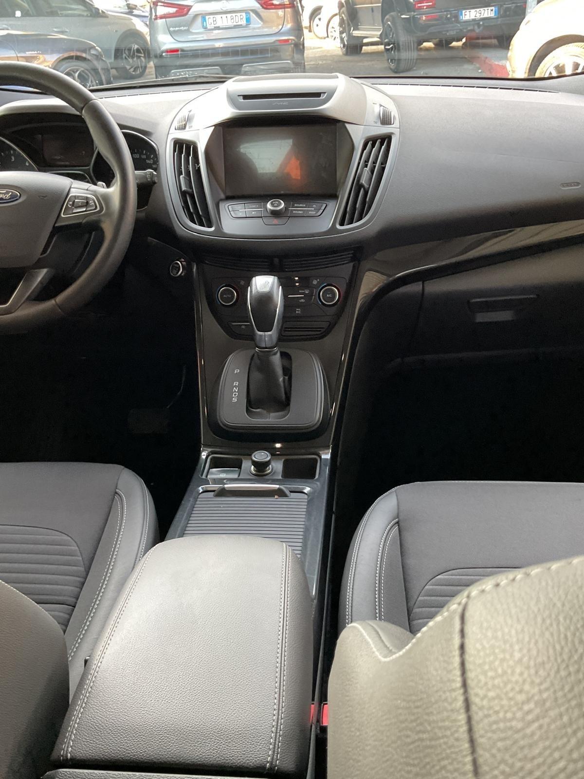 Kuga 1.5 TDCI 120 CV-2WD-titanium-unipro