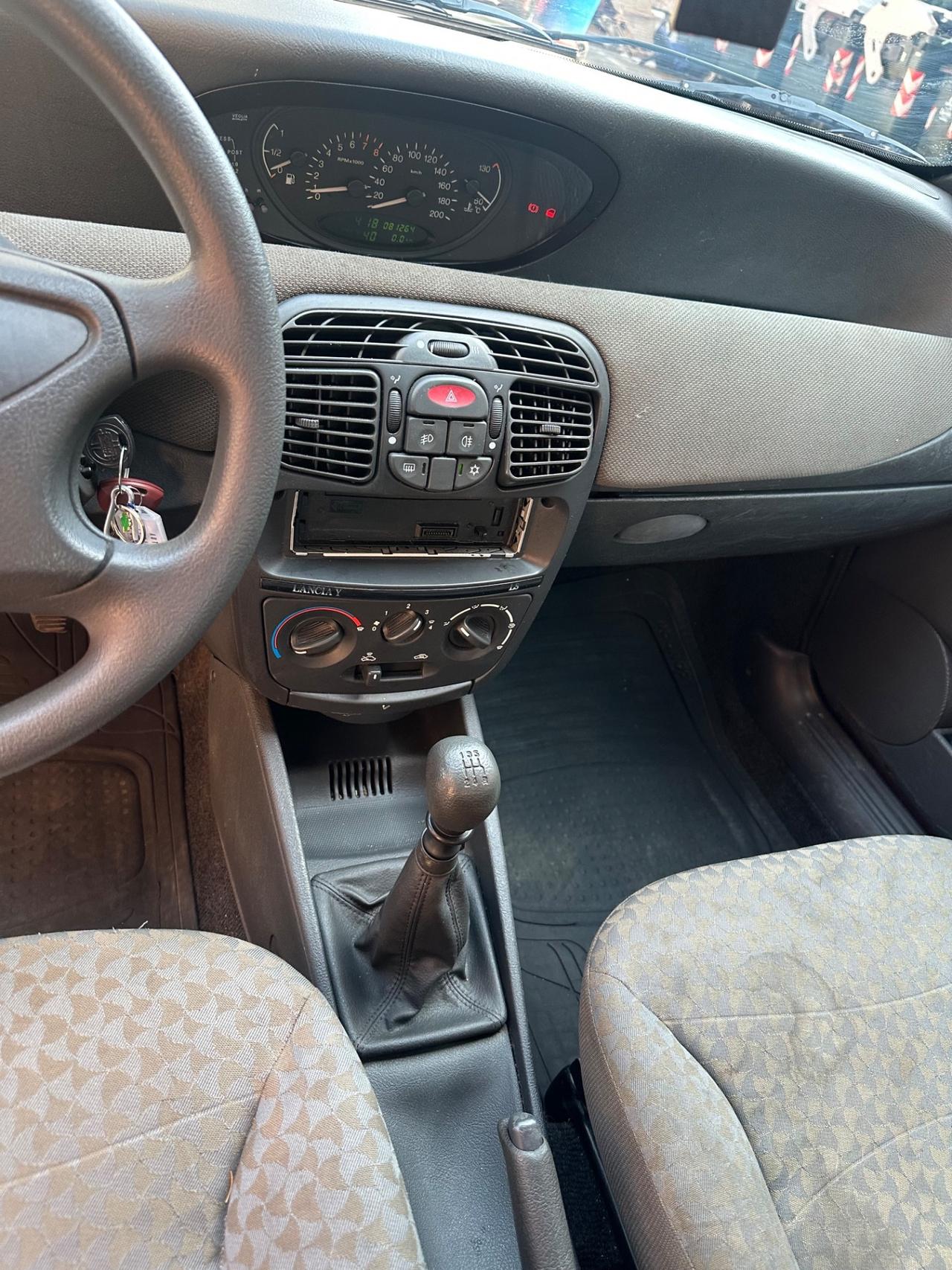 Lancia Y 1.2i 16V cat LS