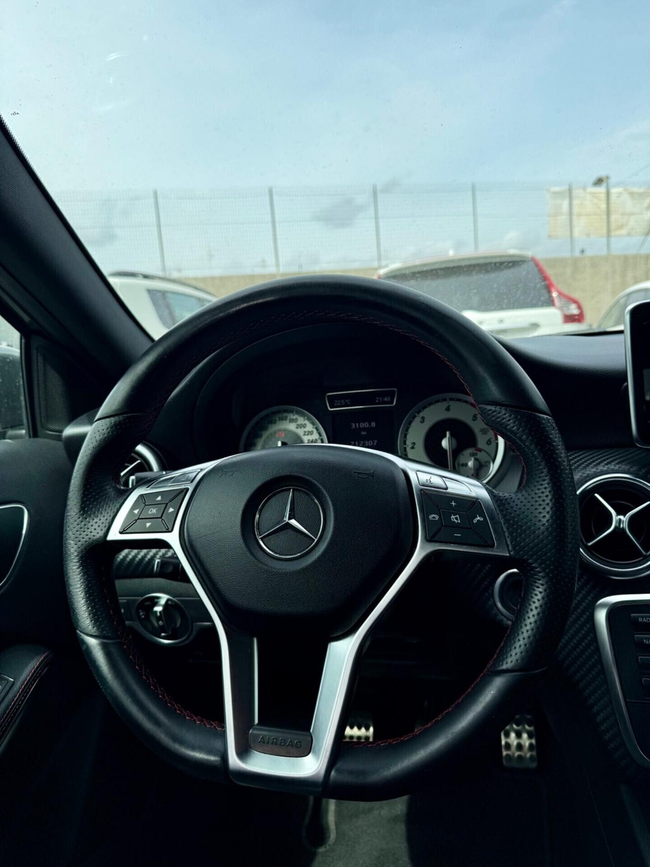 Mercedes-benz A 200 CDI Premium AMG,Xeno Led,interni in pelle e alcantara,ecc.
