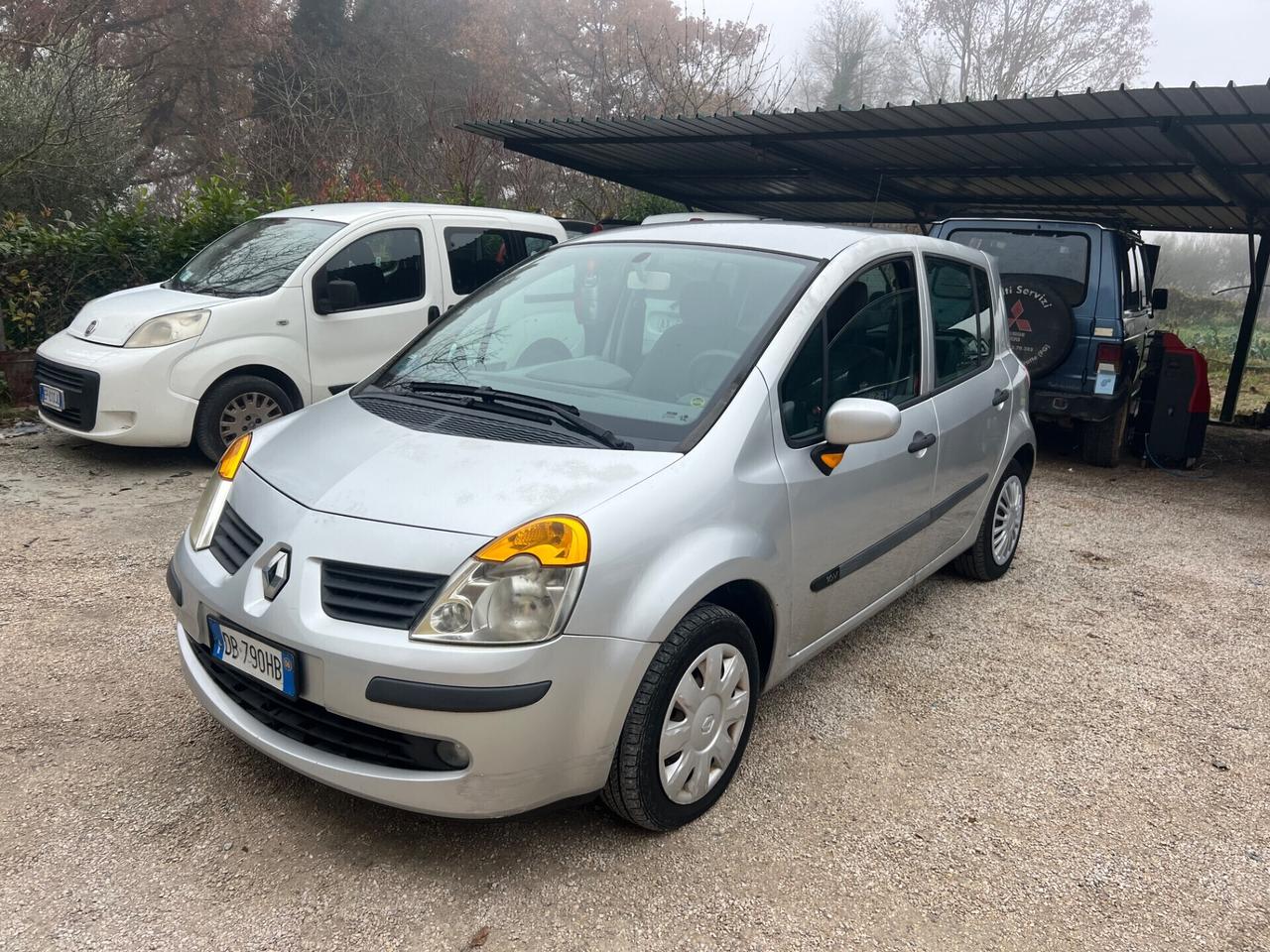 Renault Modus 1.2 16V Saint Tropez
