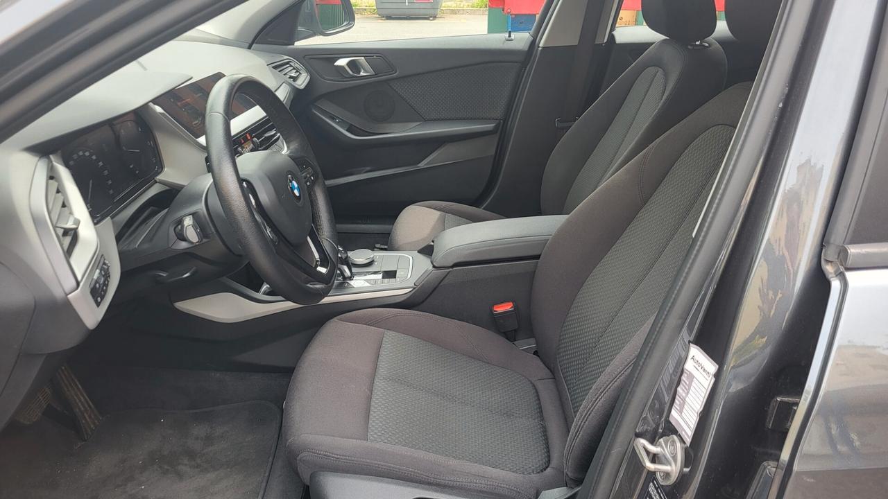 Bmw 116 116d 5p. Business Advantage