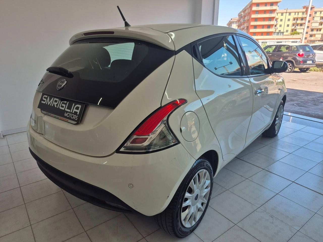 Lancia Ypsilon 0.9 TwinAir 85 CV 5 porte S&S DFN Gold