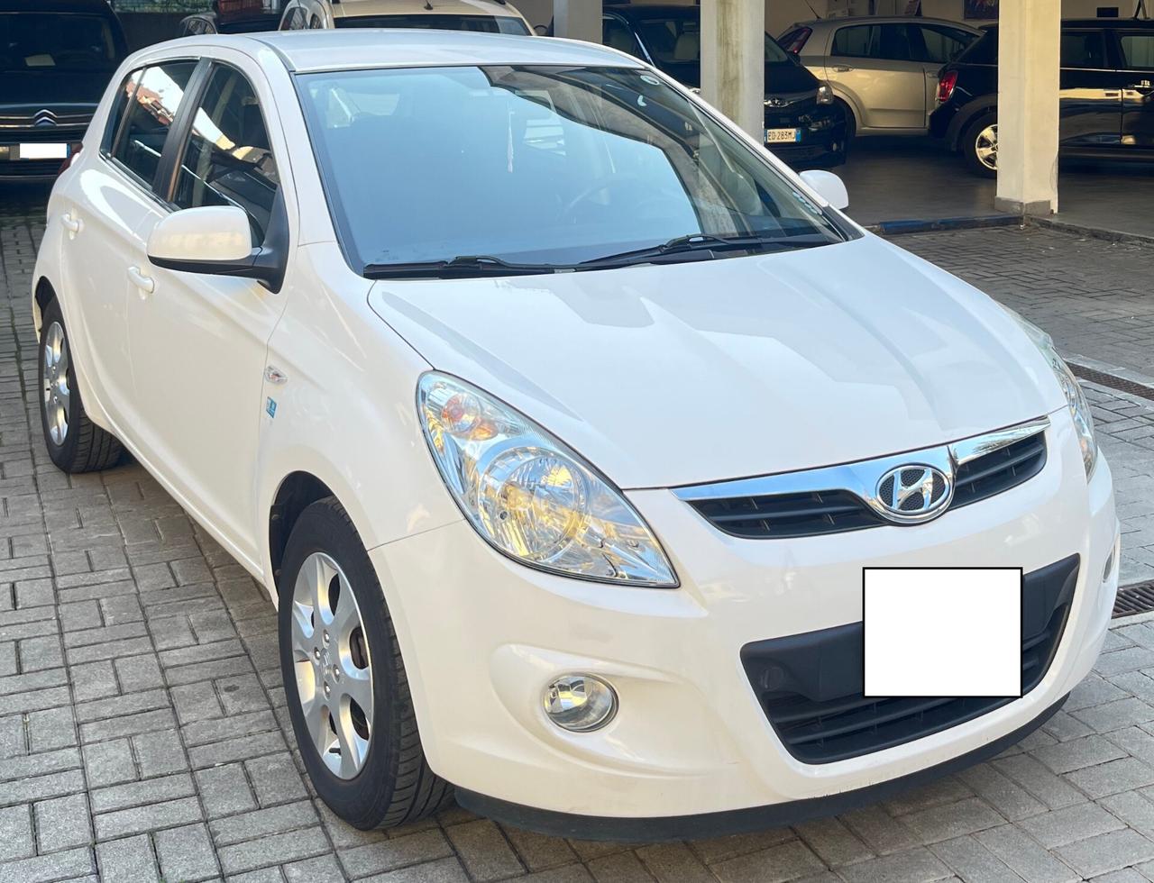 HYUNDAI I20 - 1.2 BENZINA - 5 PORTE - ANCHE PER NEOPATENTATI - 2010