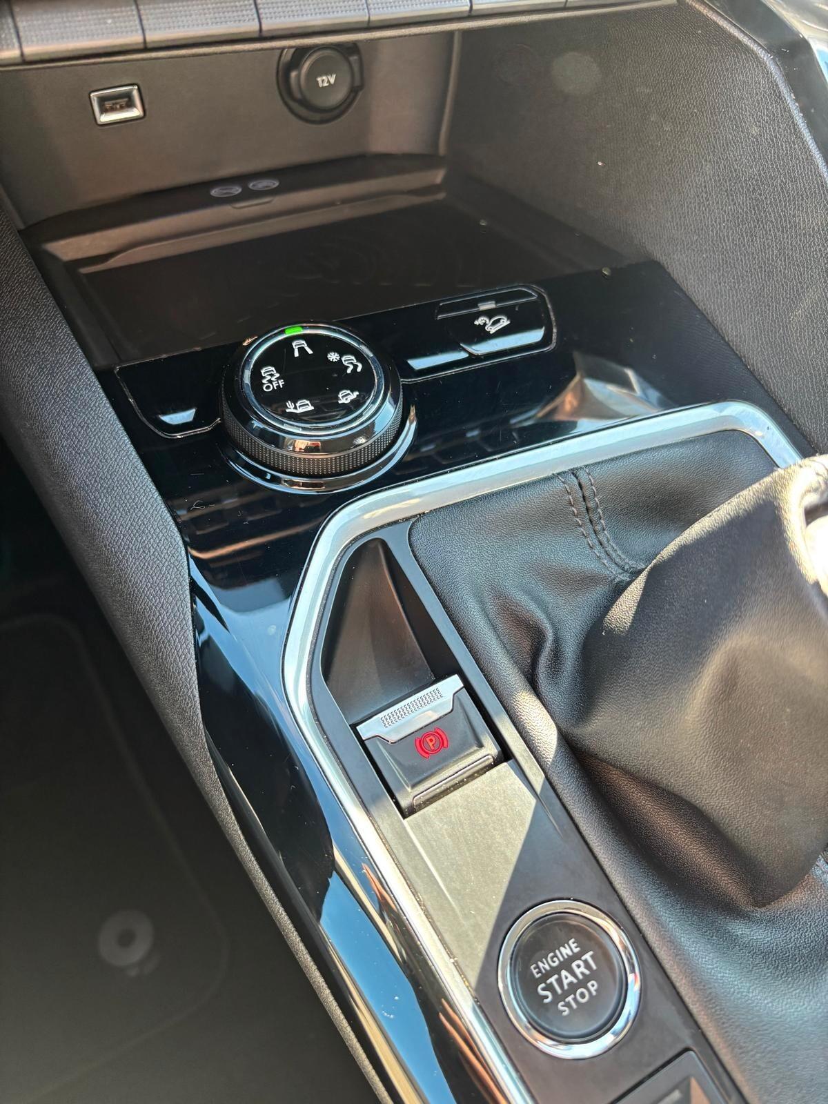 Peugeot 3008 ALLURE 1.5 BlueHDi 130 - 2020