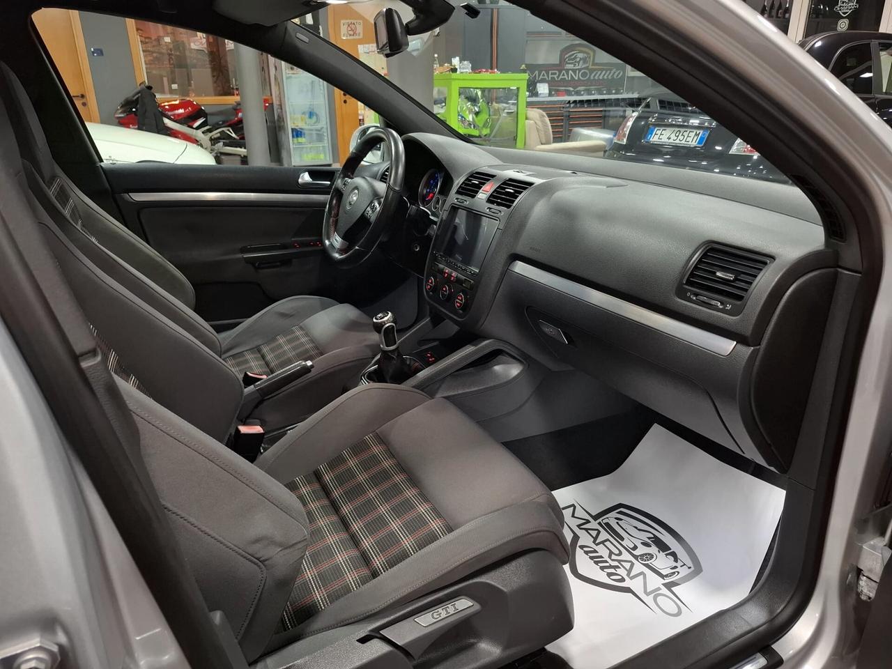 Volkswagen Golf 2.0 16V TFSI GTI