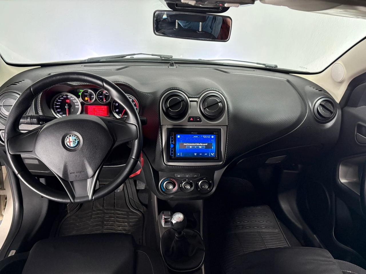 Alfa Romeo MiTo Distinctive