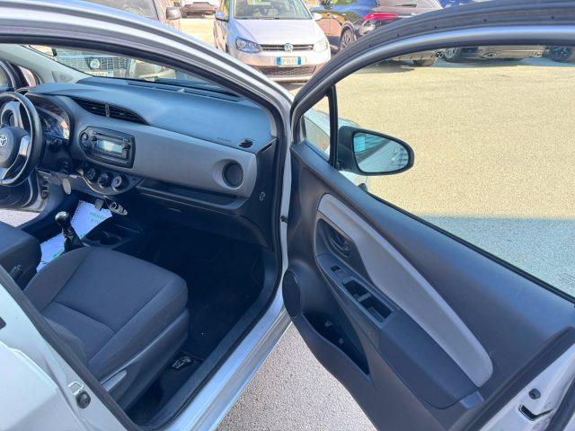 TOYOTA Yaris 1.0 5 porte Active OK NEOPATENTATI