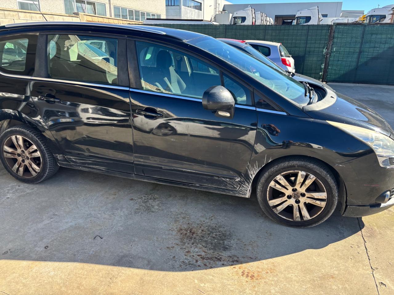 Peugeot 5008 1.6 HDi 112CV Access