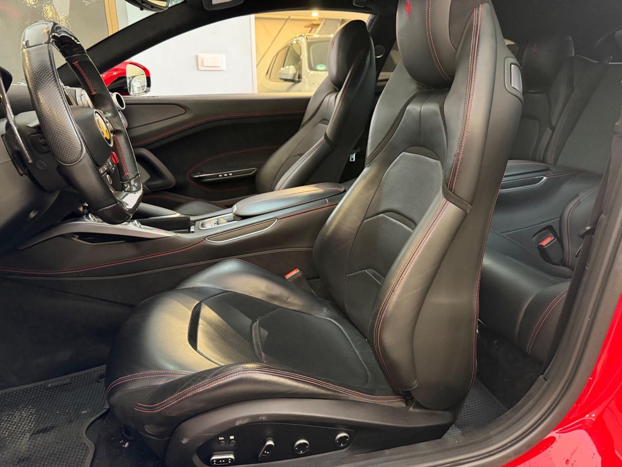 Ferrari GTC4Lusso T iva esposta