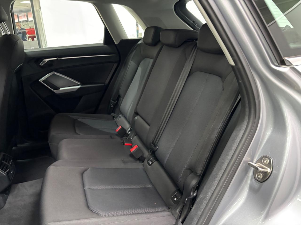 Audi Q3 35 TDI S tronic Business